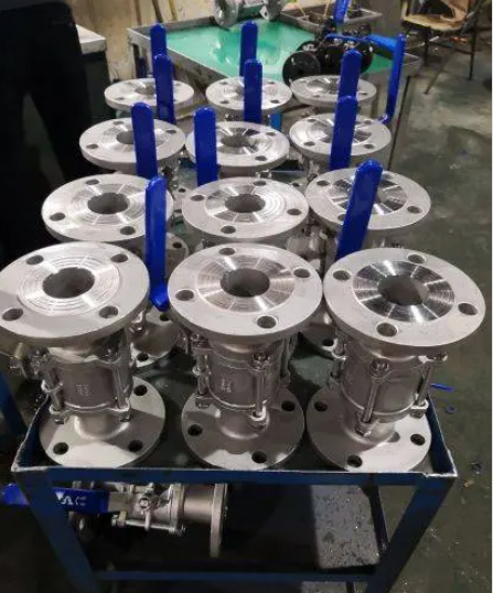 Three Piece Ball Valve with Flange Connection  Three Piece Ball Valve with Flange Connection