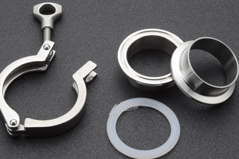 Comparative Analysis Of The Characteristics Of Internal Thread And External Thread Clamp Joints