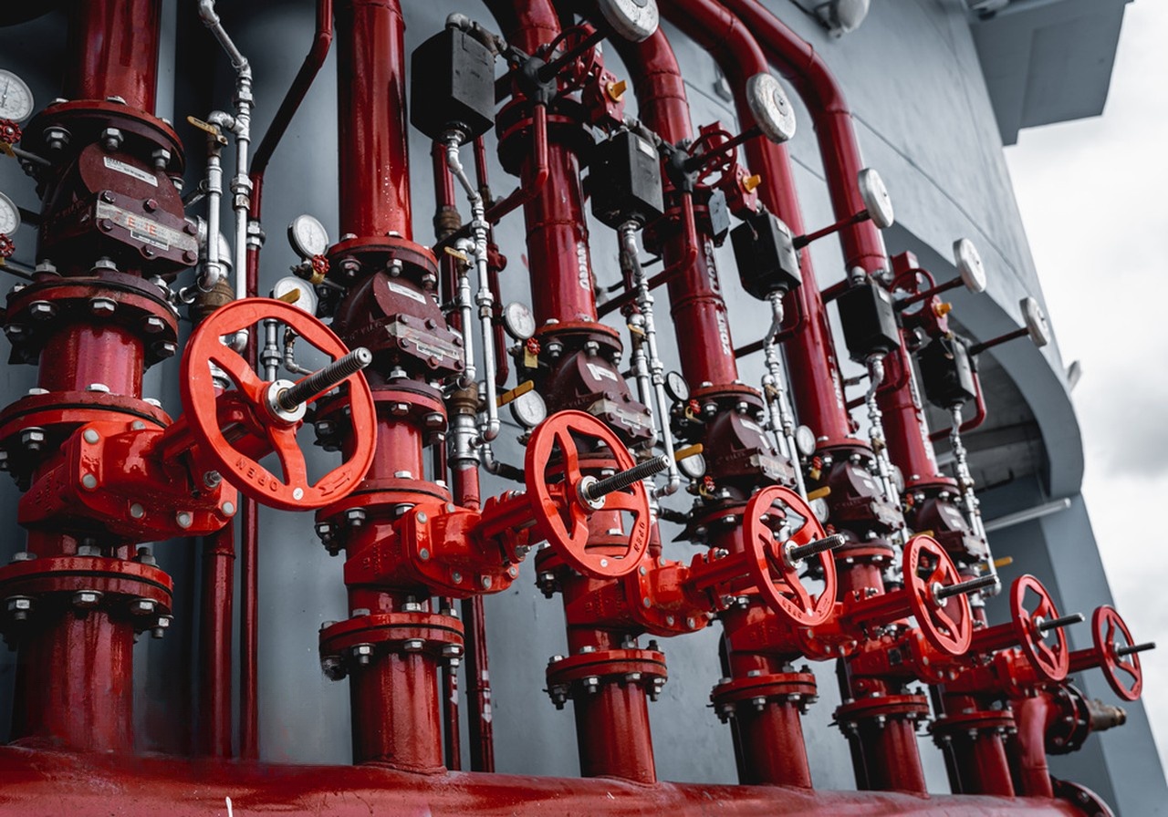 Maintenance methods for manual flange gate valves